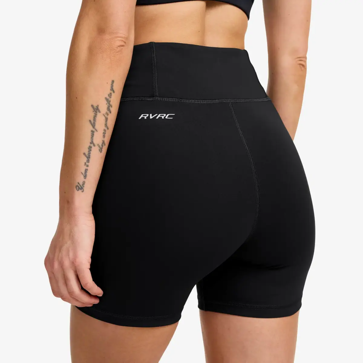 Flow högmidjade hotpants för damer, svarta Flow högmidjade hotpants för damer, svarta