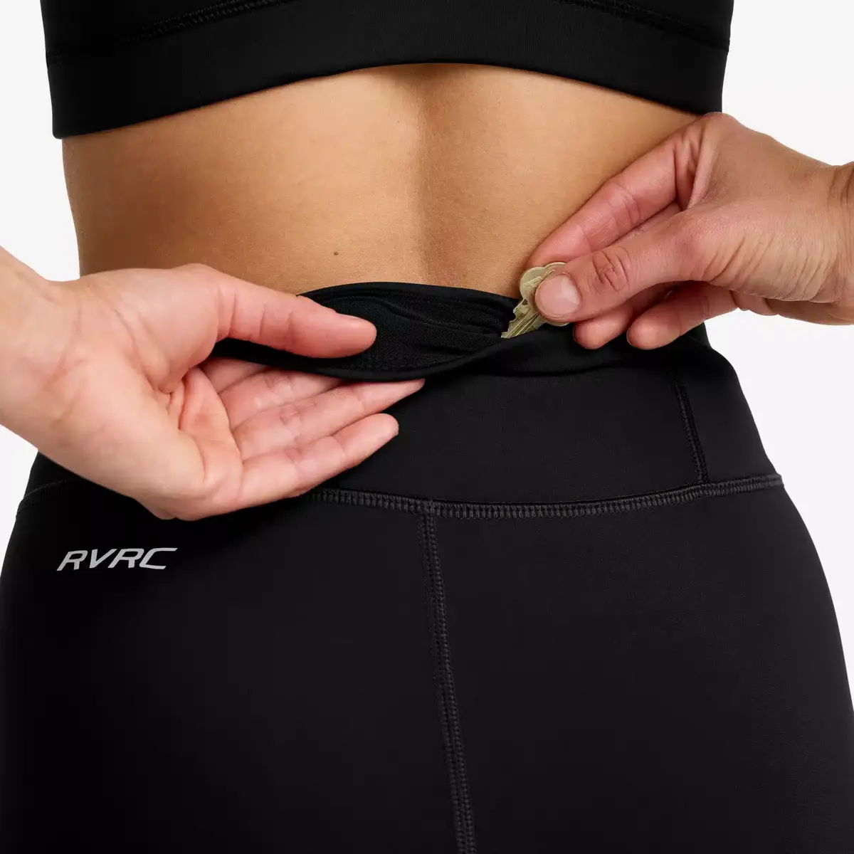 Flow högmidjade hotpants för damer, svarta Flow högmidjade hotpants för damer, svarta