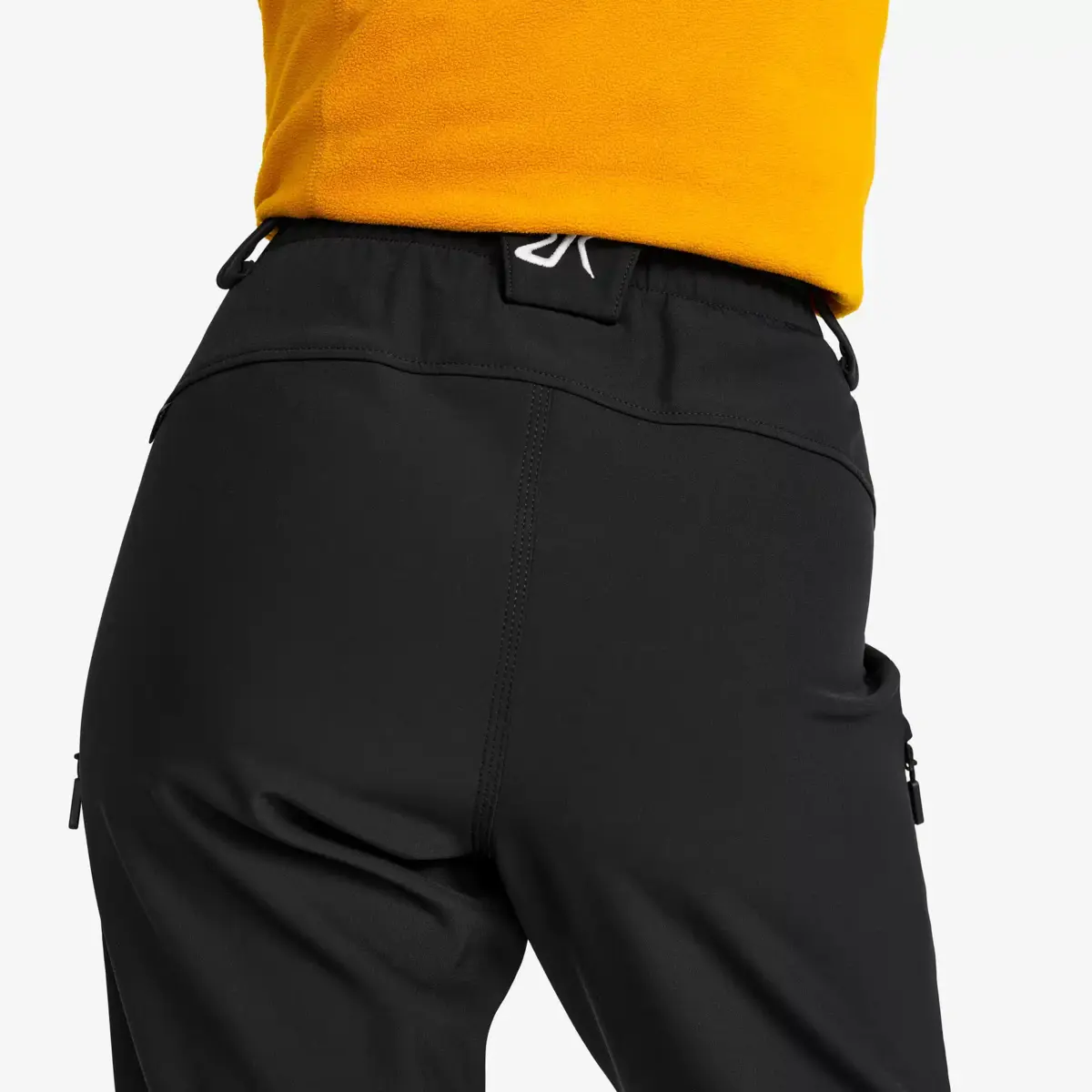 Hiball Essential Softshell-byxor för kvinnor, svarta Hiball Essential Softshell-byxor för kvinnor, svarta