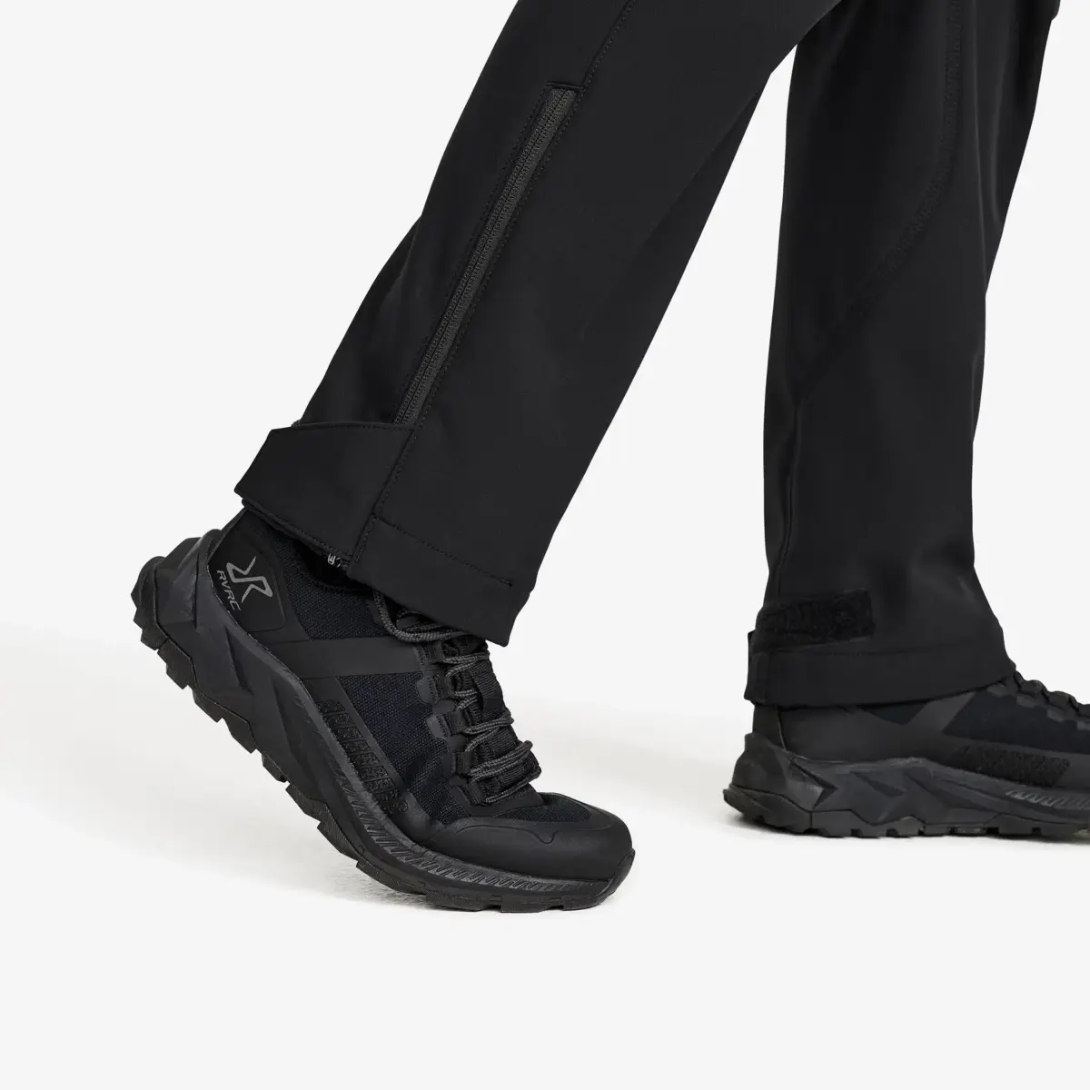 Hiball Essential Softshell-byxor för kvinnor, svarta Hiball Essential Softshell-byxor för kvinnor, svarta